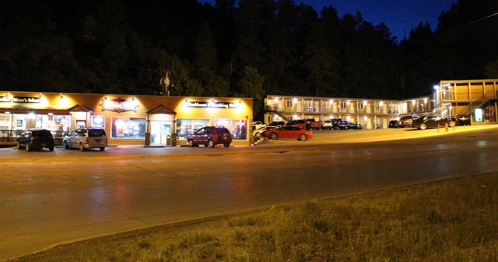 Deadwood Station Bunkhouse And Gambling Hall Motel Екстериор снимка